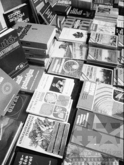 THM-BJ-04298 - Mezőgazdasági könyvhónap megnyitója Szekszárdon az 1980-as években