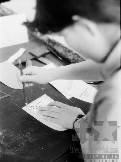 THM-BJ-04336 - Pécsi Kesztyűgyár dombovári üzeme az 1980-as években 