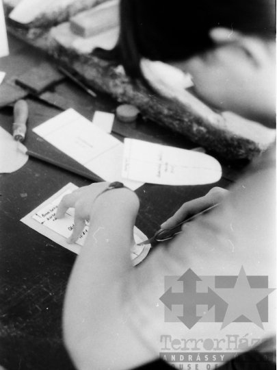 THM-BJ-04337 - Pécsi Kesztyűgyár dombovári üzeme az 1980-as években 