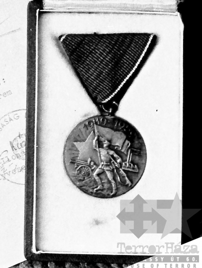 THM-BJ-04374 - Vészi Katalin Szekszárdon az 1980-as években 