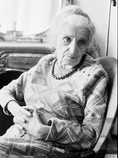 THM-BJ-04377 -  Vészi Katalin Szekszárdon az 1980-as években 