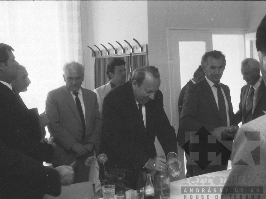 THM-BJ-04481 - Zárszámadó közgyűlés a felsőnánai termelőszövetkezetben az 1980-as években 