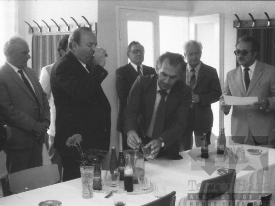 THM-BJ-04485 - Zárszámadó közgyűlés a felsőnánai termelőszövetkezetben az 1980-as években 