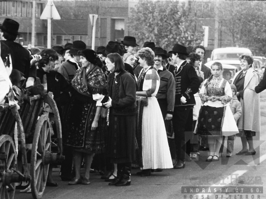 THM-BJ-04596 - Kardos Györgyi néptáncos esküvője Szekszárdon az 1980-as években