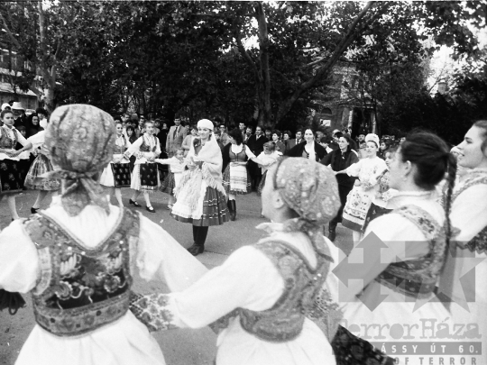 THM-BJ-04623 - Kardos Györgyi néptáncos esküvője Szekszárdon az 1980-as években