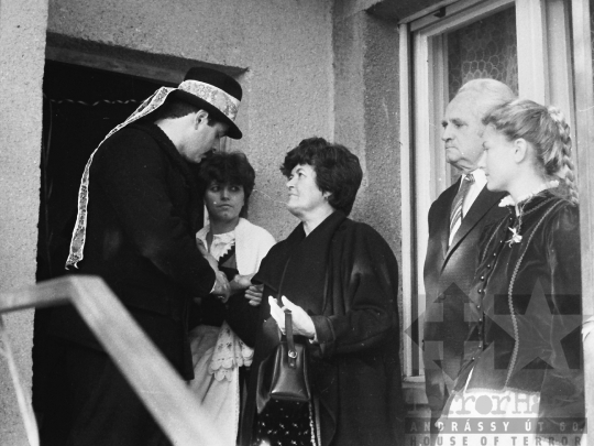 THM-BJ-04627 - Kardos Györgyi néptáncos esküvője Szekszárdon az 1980-as években