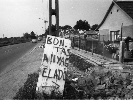 THM-BJ-04659 - Bontási terület Szekszárd-Csatáron az 1980-as években