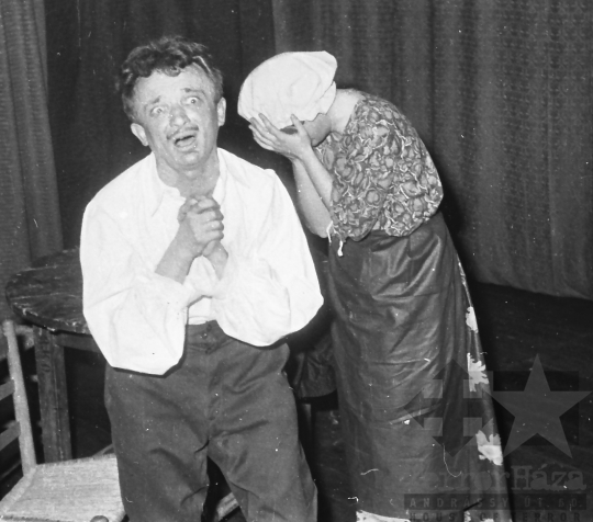 THM-BJ-04782 - Tolnai amatőr színjátszók előadása Závodon az 1960-as években