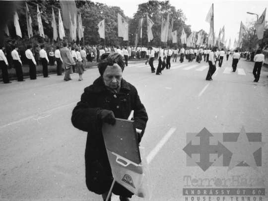 THM-BJ-04959 - Május 1-i ünnepség Szekszárdon az 1970-es években 