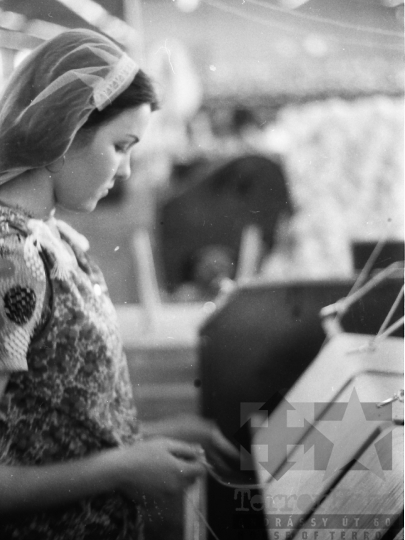 THM-BJ-05007 - Tolnai Selyemfonógyár az 1970-es években 