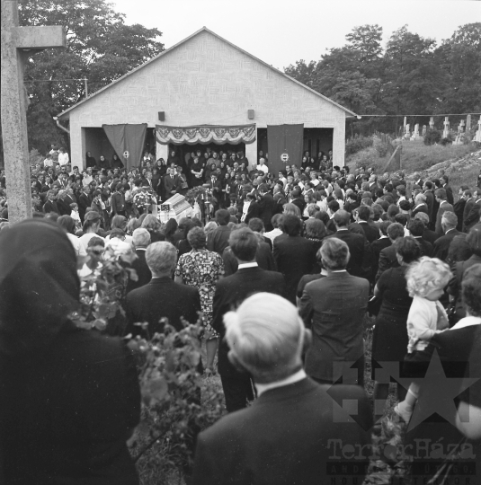 THM-BJ-05025 - Ambrus Péter középiskolai tanár temetése Zombán az 1970-es években