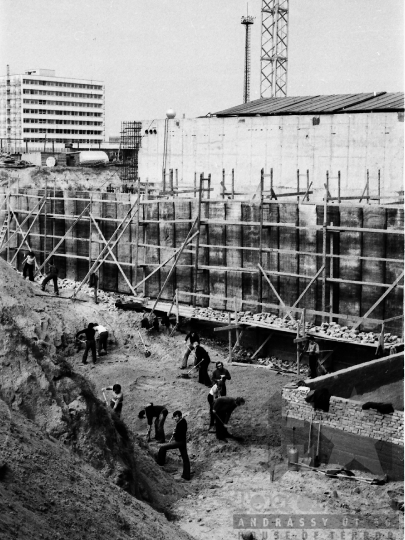 THM-BJ-05036 - Társadalmi munka a Paksi Atomerőmű építésén az 1970-es években 