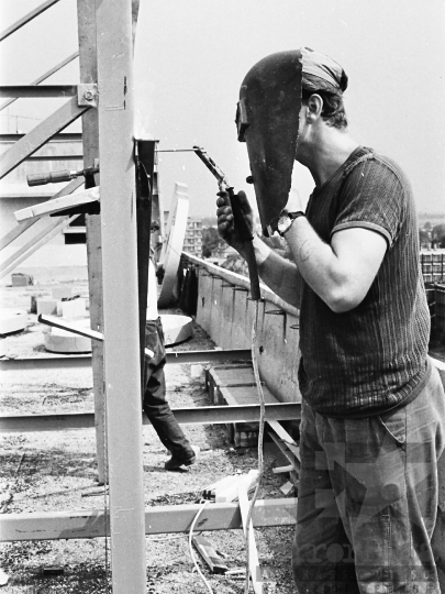 THM-BJ-05044 - Állami Biztosító neonreklámja Szekszárdon az 1970-es években 