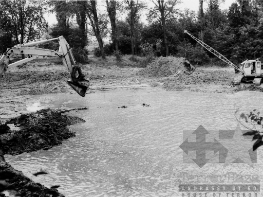 THM-BJ-05051 - Tereprendezés a szekszárdi Csörge-tónál  az 1970-es években