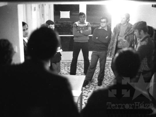THM-BJ-05084 - Lakógyűlés egy szekszárdi társasházban az 1970-es években