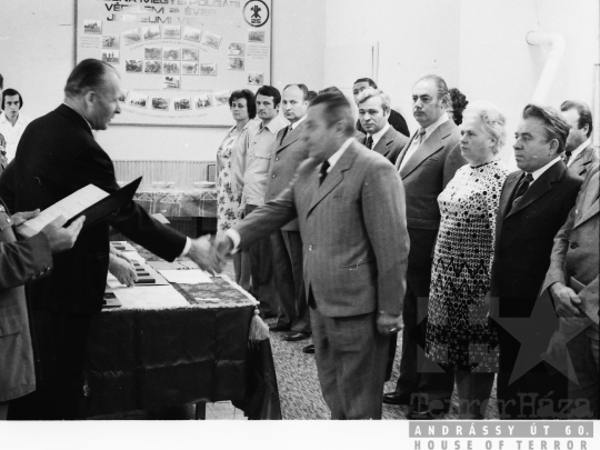 THM-BJ-05118 - Polgári védelmi kitüntetések átadása Szekszárdon az 1970-es években 