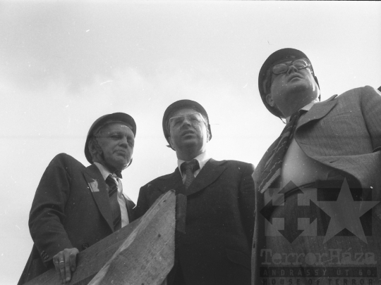 THM-BJ-05149 - Szovjet delegáció a Paksi Atomerőmű építkezésénél az 1970-es években 