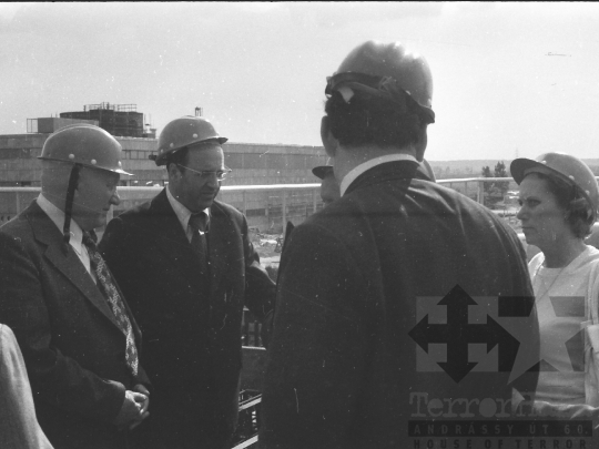 THM-BJ-05158 - Szovjet delegáció a Paksi Atomerőmű építkezésénél az 1970-es években 