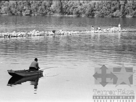 THM-BJ-05225 - Duna-part Dunaföldvárnál az 1970-es években