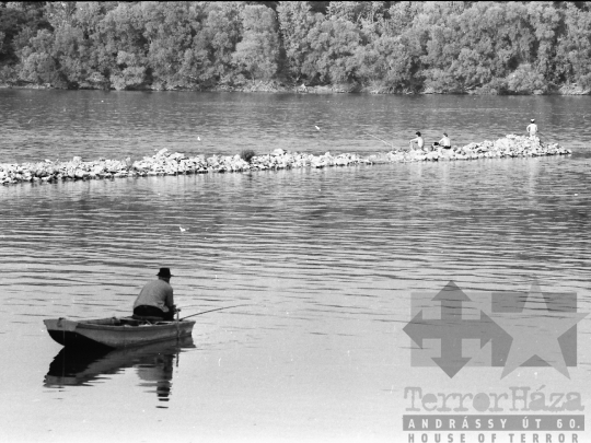 THM-BJ-05226 - Duna-part Dunaföldvárnál az 1970-es években