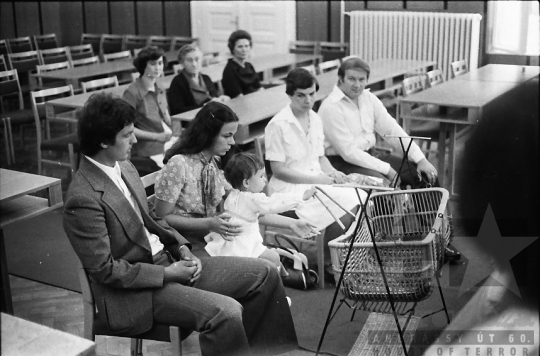 THM-BJ-05292 - Névadó ünnepség Szekszárd Városi Tanácsban az 1970-es években