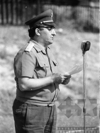 THM-BJ-05377a - Honvédelmi vetélkedő a szekszárdi Rózsa Ferenc Szakközépiskola tanulóinak az 1970-es években