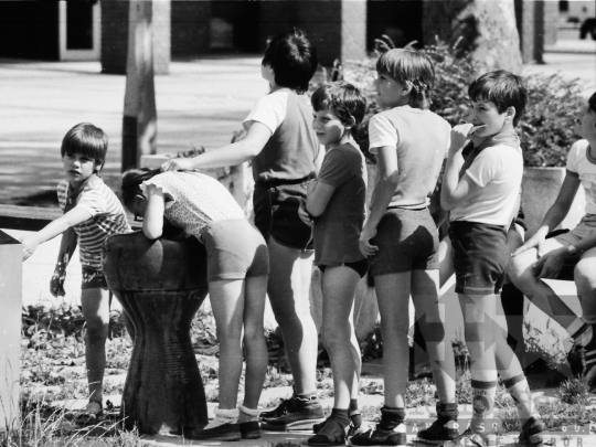 THM-BJ-05497 - Szekszárdi strand az 1980-as években
