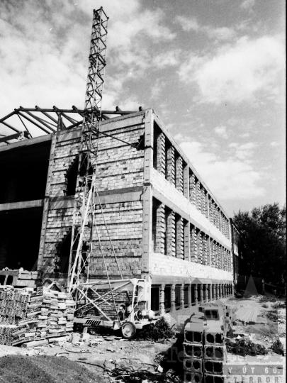 THM-BJ-05578 - Szekszárdi rendelőintézet bővítése az 1980-as években 