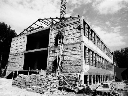 THM-BJ-05579 - Szekszárdi rendelőintézet bővítése az 1980-as években 