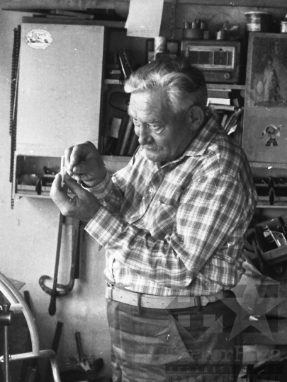 THM-BJ-05617 - Kerékpárműhely Szekszárdon az 1980-as években 