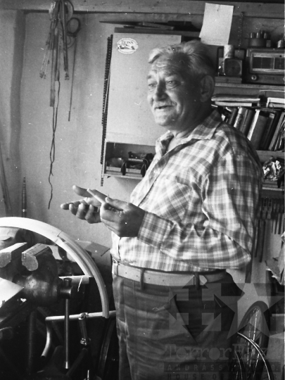 THM-BJ-05618 - Kerékpárműhely Szekszárdon az 1980-as években 