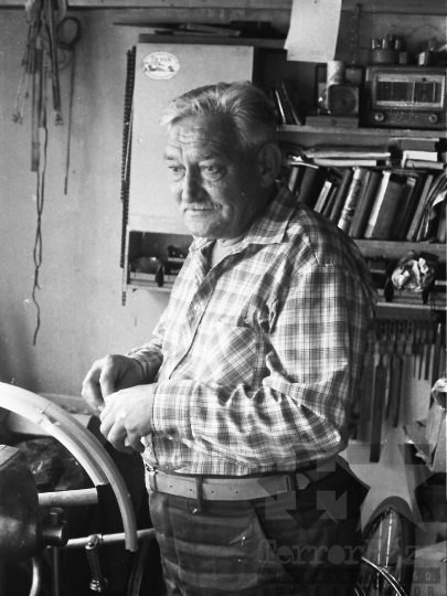 THM-BJ-05619 - Kerékpárműhely Szekszárdon az 1980-as években 