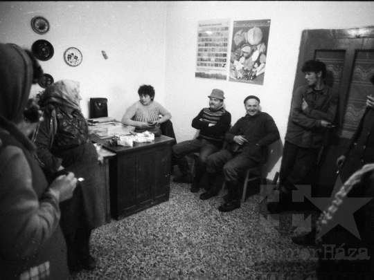 THM-BJ-05626 - Munka a kocsolai termelőszövetkezet kertészetében az 1980-as években 