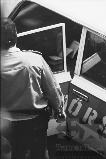 THM-BJ-05643 - Rendőri intézkedés Szekszárdon az 1980-as években 