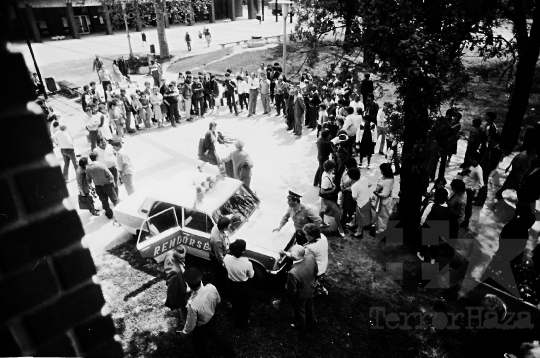 THM-BJ-05645 - Rendőri intézkedés Szekszárdon az 1980-as években 