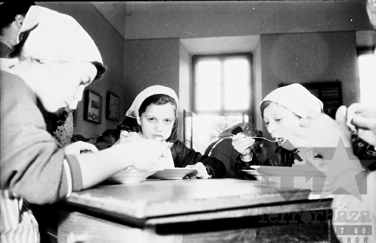 THM-BJ-06001 - Politechnikai oktatás a szekszárdi Béla király téri általános iskolában az 1960-as években