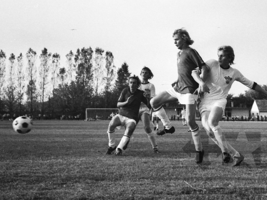 THM-BJ-06119 - Magyarország-Német Demokratikus Köztársaság futballmérkőzése Bonyhádon az 1970-es években
