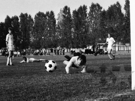 THM-BJ-06120 - Magyarország-Német Demokratikus Köztársaság futballmérkőzése Bonyhádon az 1970-es években