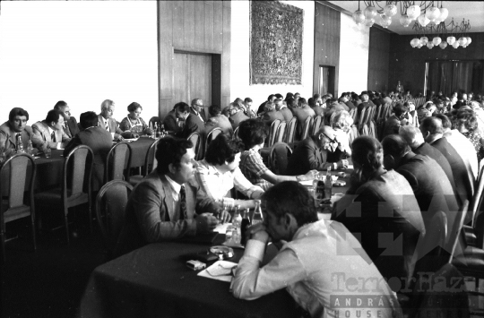THM-BJ-06215 - Termelőszövetkezetek Országos Tanácsának értekezlete a budapesti Gellért Szállóban az 1970-es években 