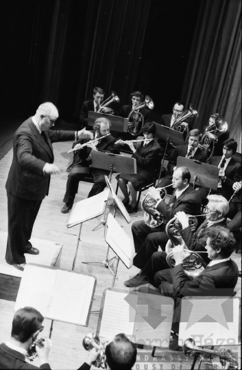 THM-BJ-06240 - Véghelyi Mikós fúvószenekarának hangversenye Szekszárdon az 1970-es években