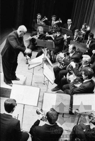 THM-BJ-06241 - Véghelyi Mikós fúvószenekarának hangversenye Szekszárdon az 1970-es években