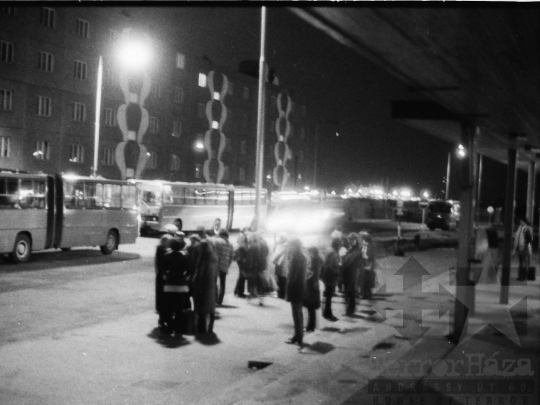 THM-BJ-06318 - Paks hajnalban az 1980-as években