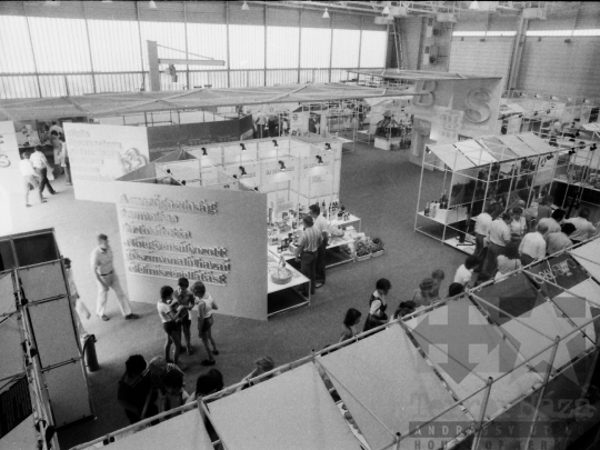 THM-BJ-06425 - Tolna megyei mezőgazdasági kiállítás Szekszárdon az 1980-as években