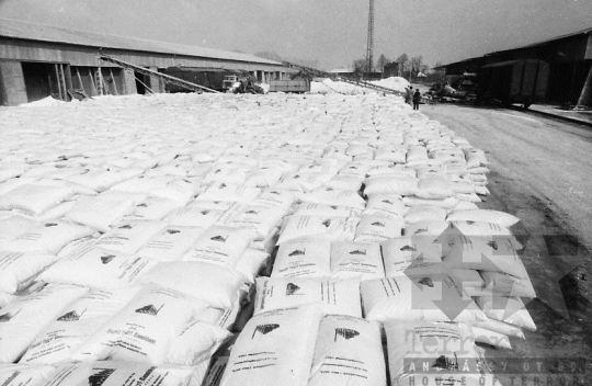 THM-BJ-06433 - Mözsi Agrokémiai Társulás az 1980-as években