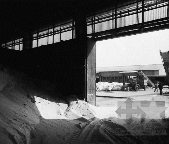 THM-BJ-06434 - Mözsi Agrokémiai Társulás az 1980-as években