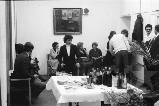 THM-BJ-06503 - Kerámiakiállítás Teszler Ella fazekas népi iparművész munkáiból Bonyhádon az 1980-as években