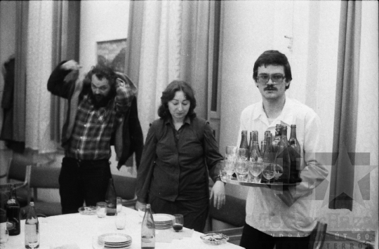 THM-BJ-06522 - Kerámiakiállítás Teszler Ella fazekas népi iparművész munkáiból Bonyhádon az 1980-as években