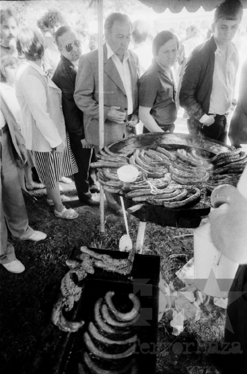 THM-BJ-06544 - Bonyhádi majális az 1980-as években 