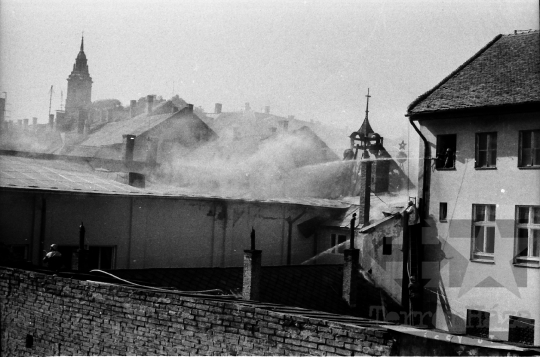 THM-BJ-06726 - Tűzvész a szekszárdi Nagyvilág moziban az 1980-as években 