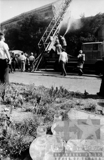 THM-BJ-06729 - Tűzvész a szekszárdi Nagyvilág moziban az 1980-as években 